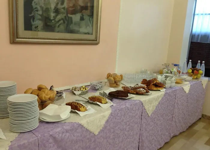 Ξενοδοχείο Cirene 3*