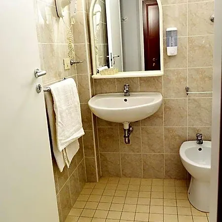 Cirene Hotel 3*