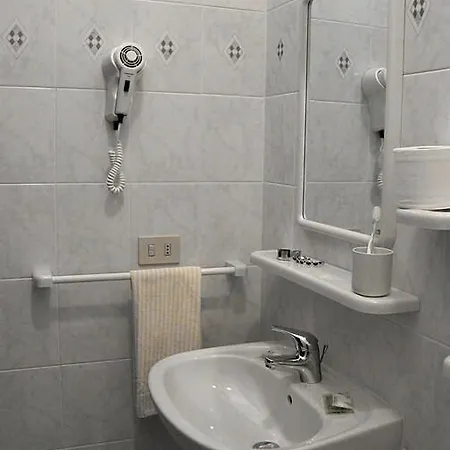 Hotel Cirene 3*
